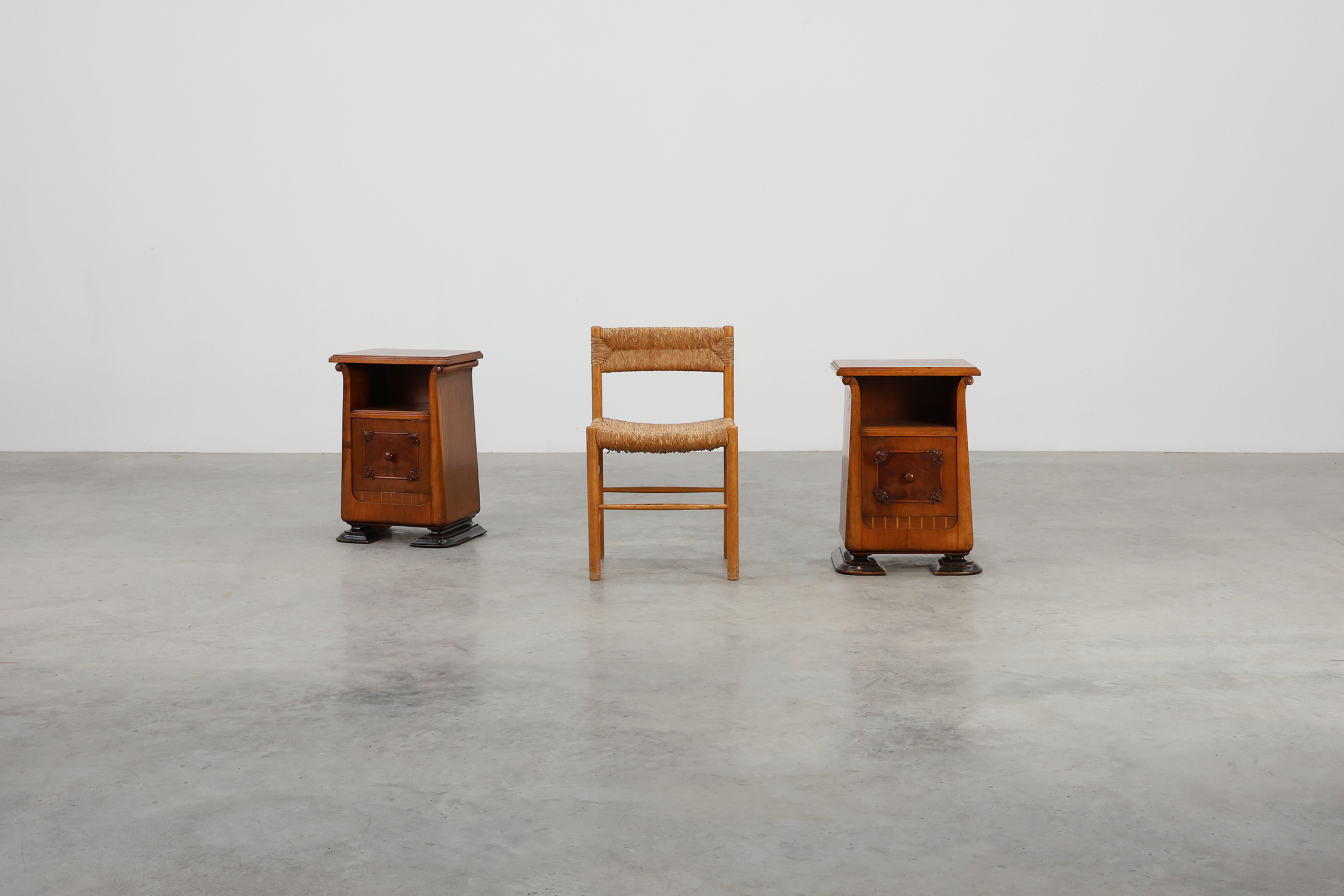 Set of Two Wooden Art Deco Nightstands, Italy 1920sthumbnail